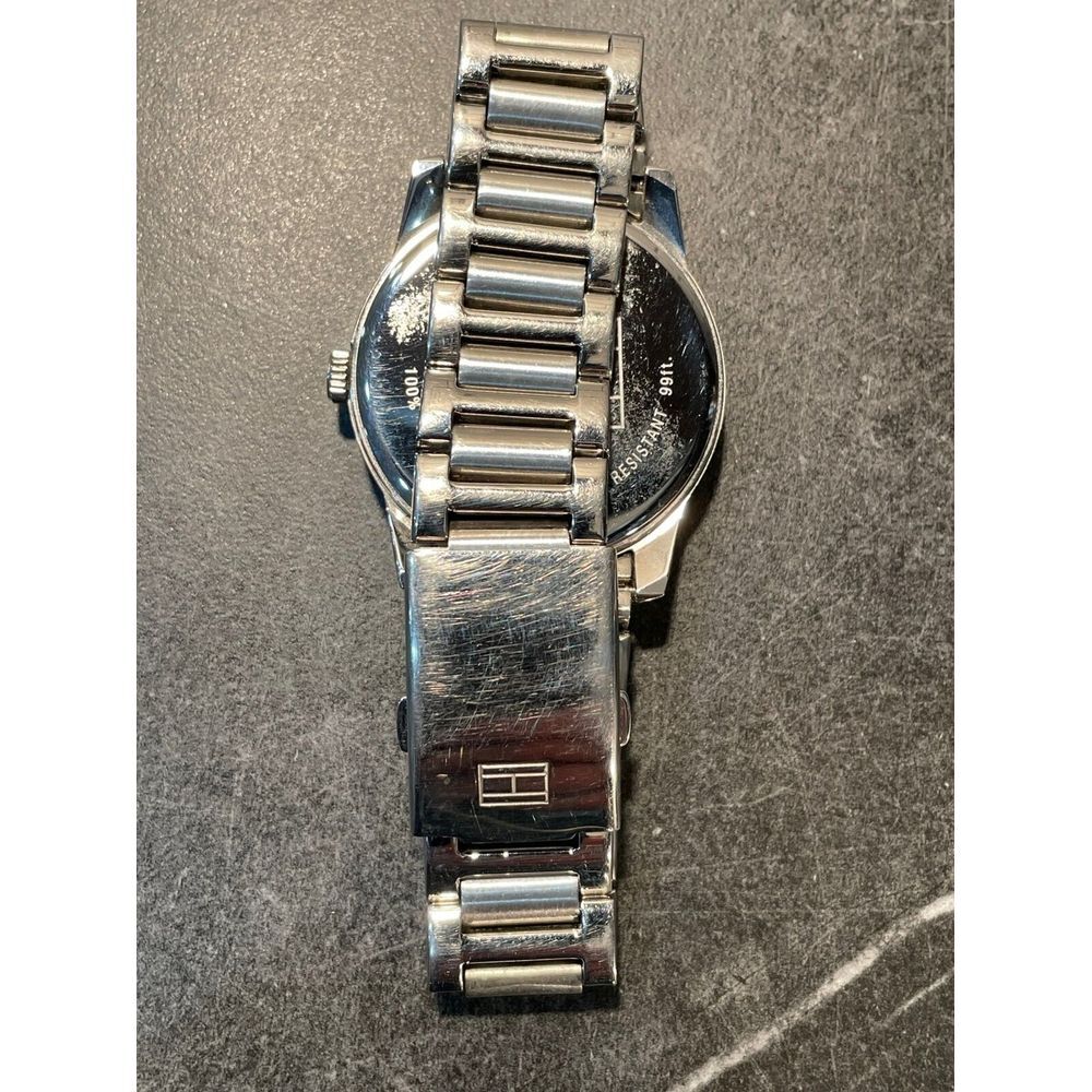 Men's Silver Tone Tommy Hilfiger Watch - New Battery - Picture 4 of 5